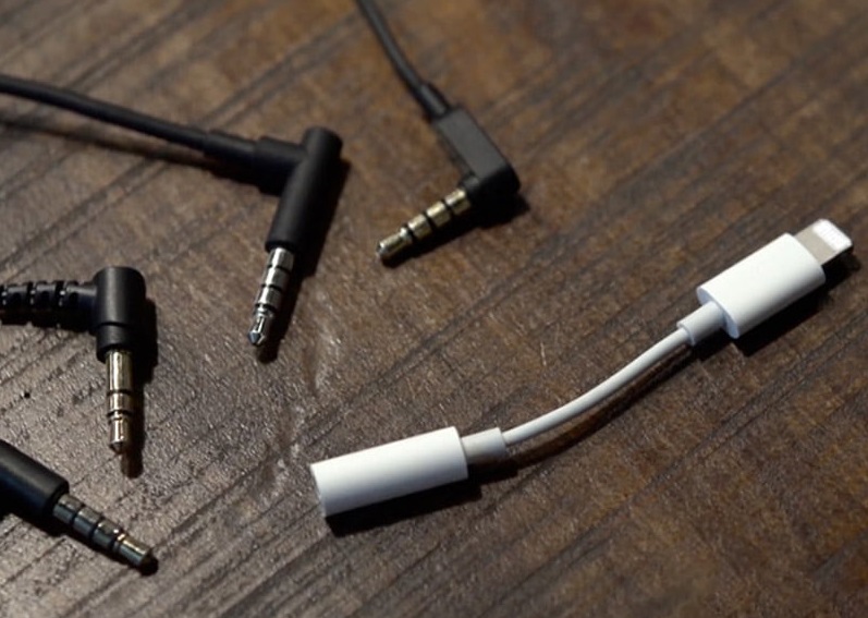 Lightning To AUX